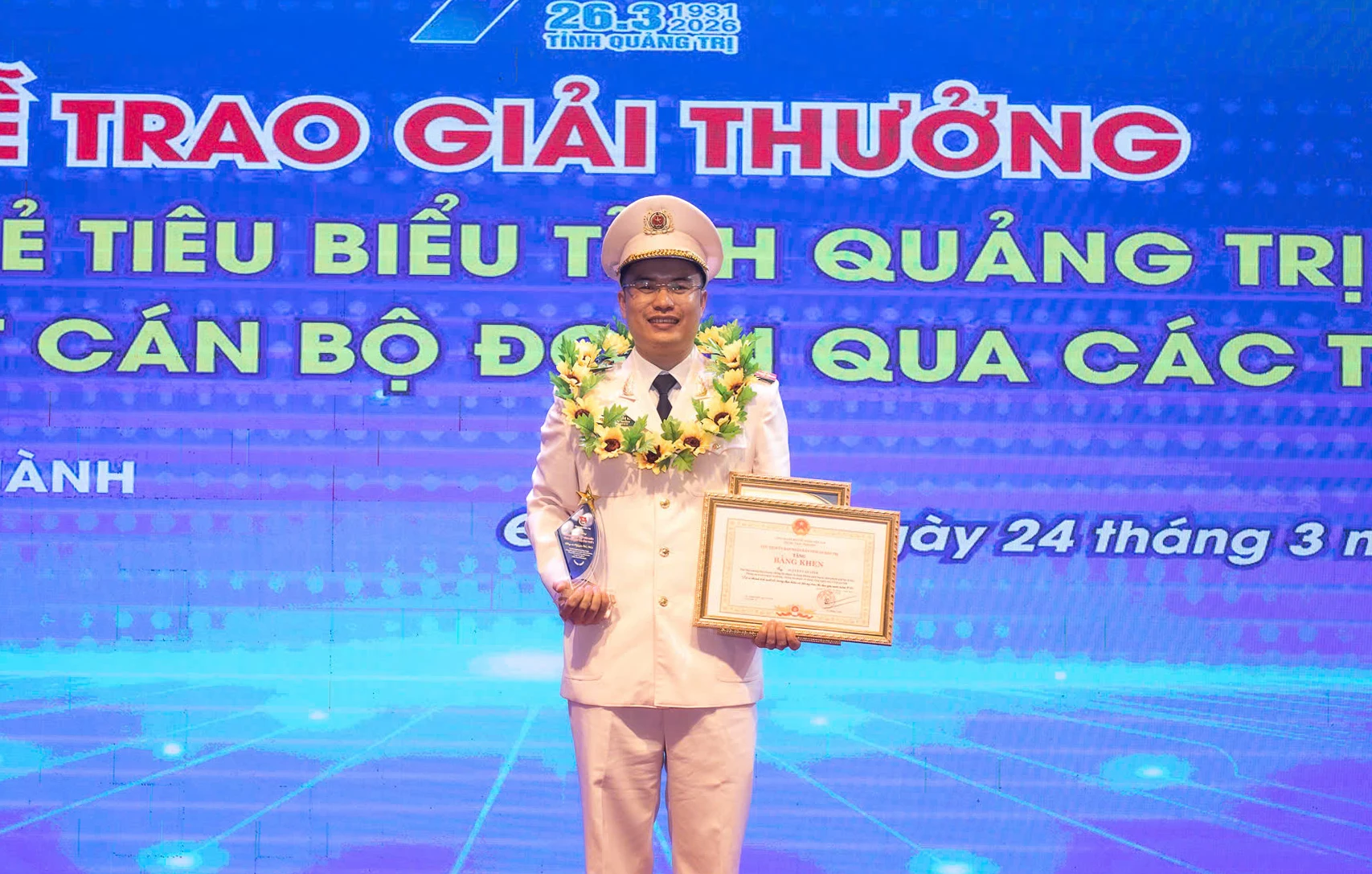 Đại úy Nguyễn Văn Vĩnh, một trong 20 gương mặt trẻ tiêu biểu của tỉnh Quảng Trị lần thứ I. Ảnh: NVCC