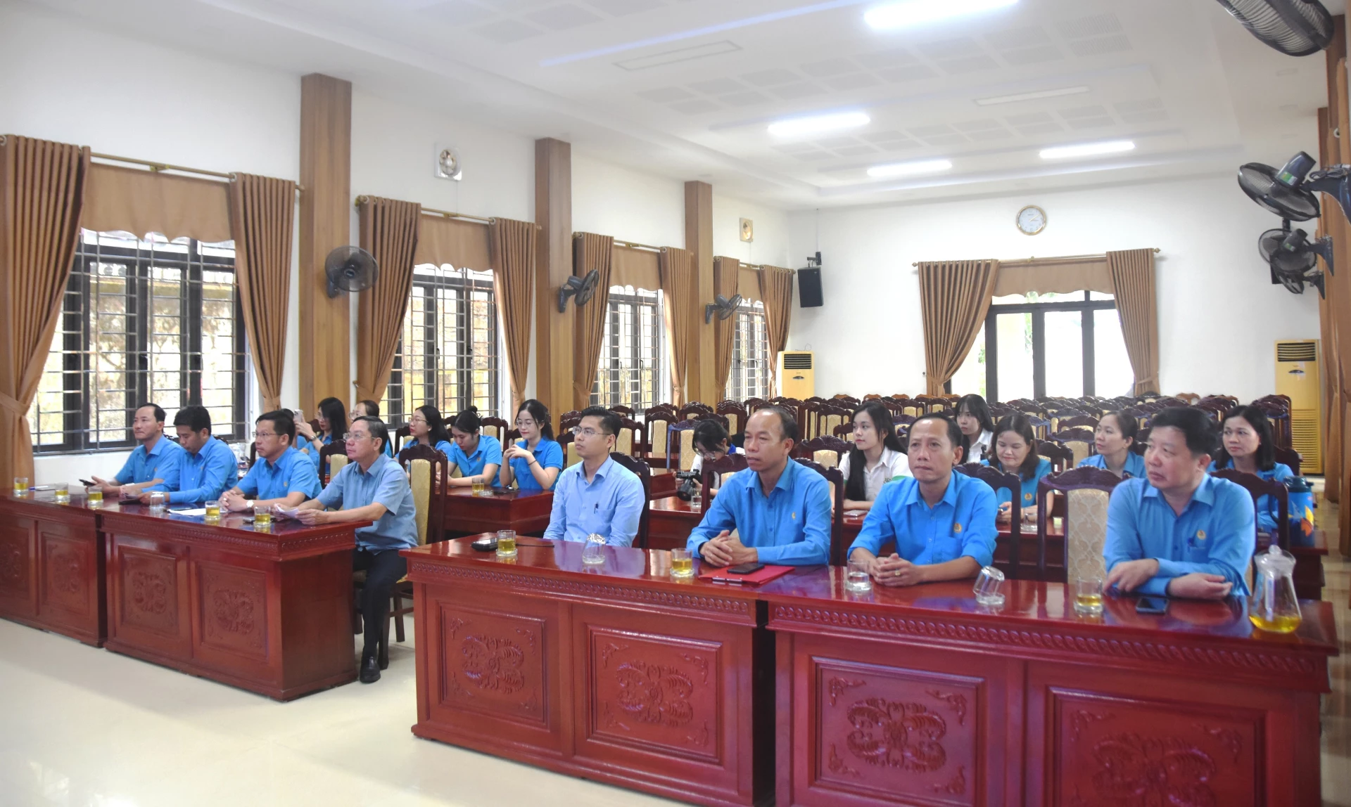 Các đại biểu tham dự chương trình - Ảnh: Đ.V