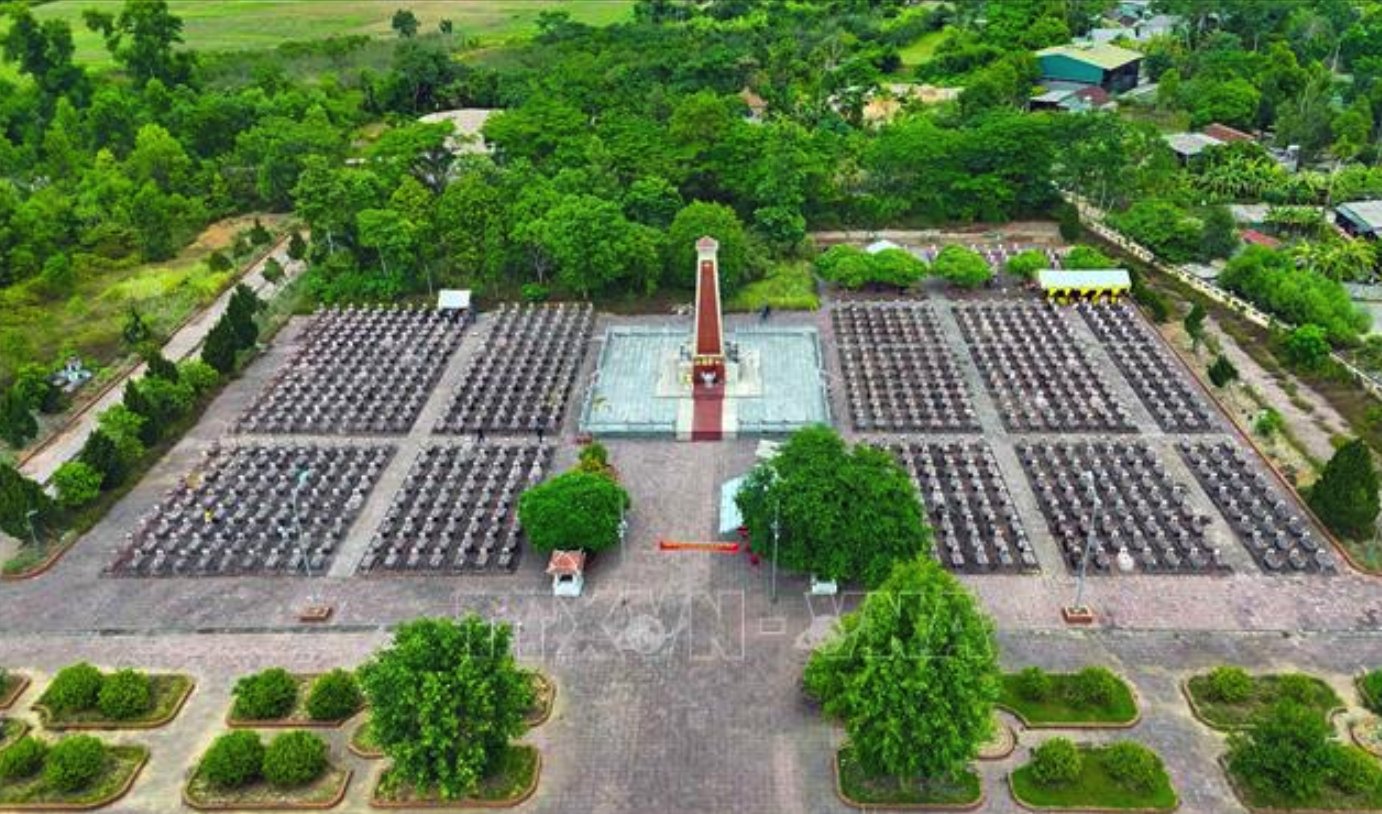 Nghĩa trang Liệt sĩ Hương Khê (Hà Tĩnh) là nơi an nghỉ của trên 750 liệt sĩ, trong đó có 84 phần mộ chưa xác định được thông tin. Ảnh minh họa: Hữu Quyết/TTXVN