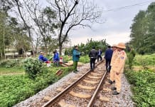 Đóng 2 điểm lối đi tự mở qua đường sắt tại xã Bến Hải