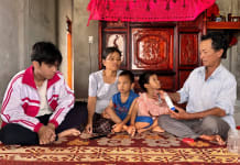 'Em sợ mình thất học'