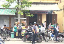 Nỗi lo đồ ăn vặt trước cổng trường học