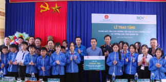 Khánh thành, bàn giao các công trình an sinh xã hội
