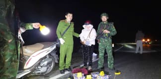 Vận chuyển trái phép pháo nổ, một phụ nữ bị bắt