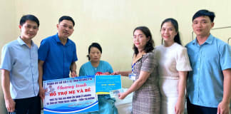 'Vượt cạn' cùng sản phụ nghèo