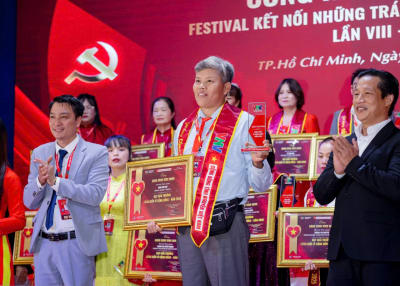 'Nhà hảo tâm áo sờn'