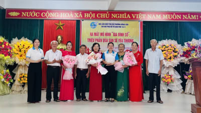 Đẩy mạnh chuyển đổi số đến từng gia đình