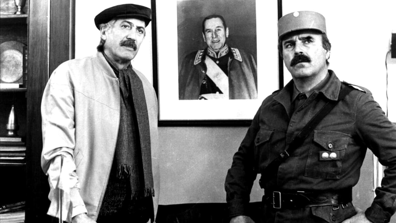 Fotograma de No habrá más penas ni olvido (1983)