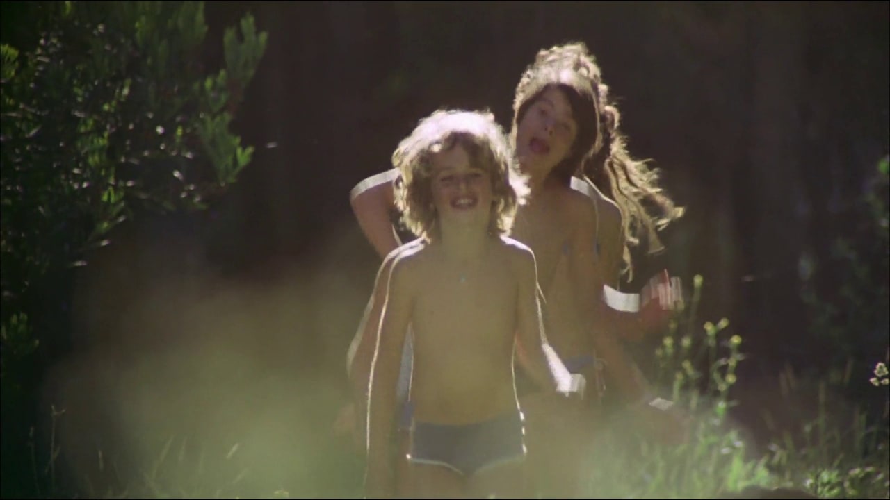 Fotograma de Los Parchís contra el inventor invisible (1981)