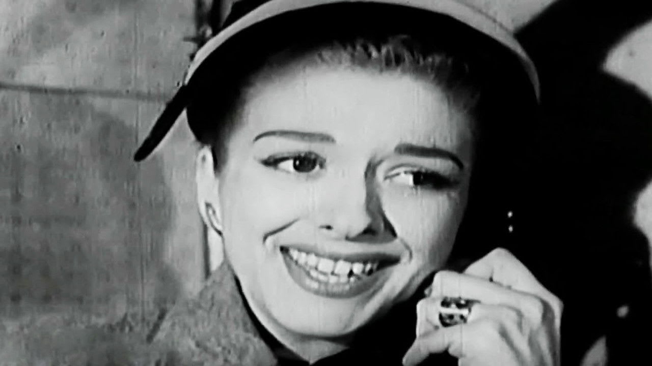 Fotograma de El pecado más lindo del mundo (1953)