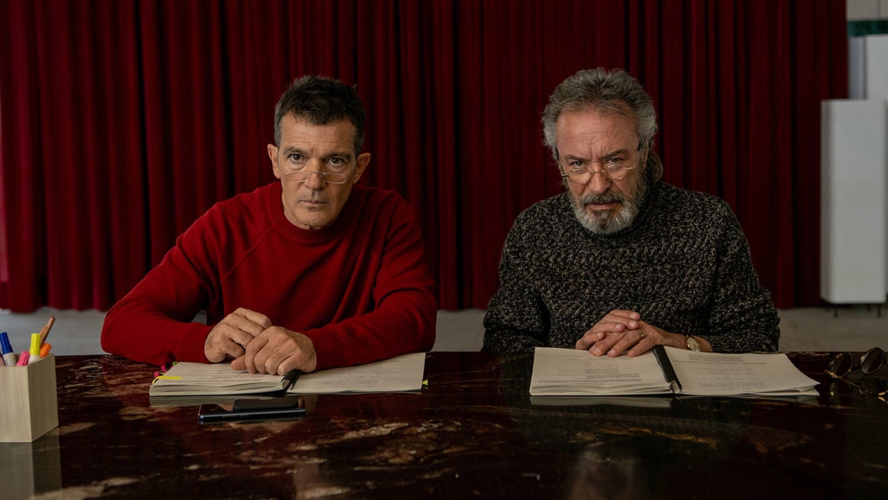 Antonio Banderas y Oscar Martínez en Competencia oficial (2022)