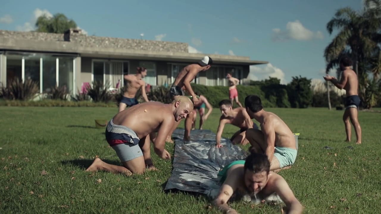 Fotograma de Los agitadores (2023)