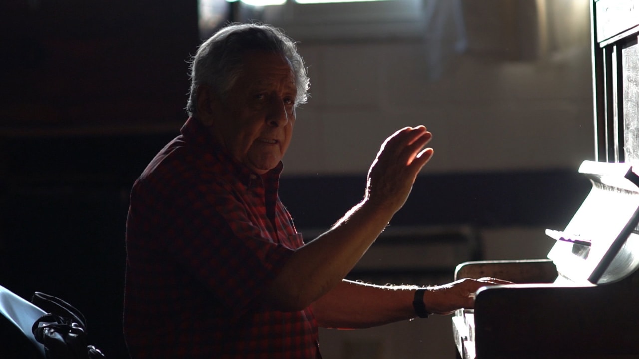 Fotograma de Dos manos, todas las voces (2023)