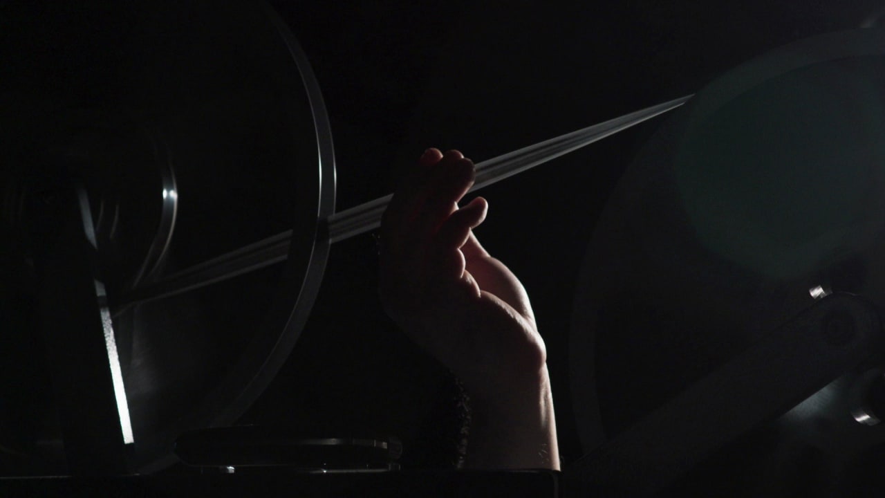 Fotograma de La vida a oscuras (2023)