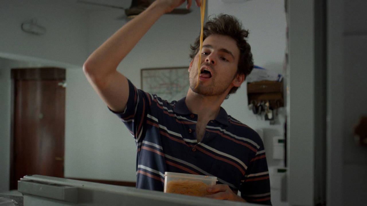 Fotograma de Arturo a los 30 (2023)