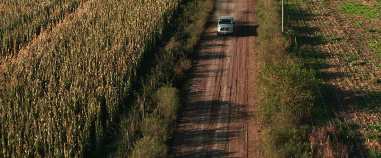 Fotograma de Cuando acecha la maldad (2023)