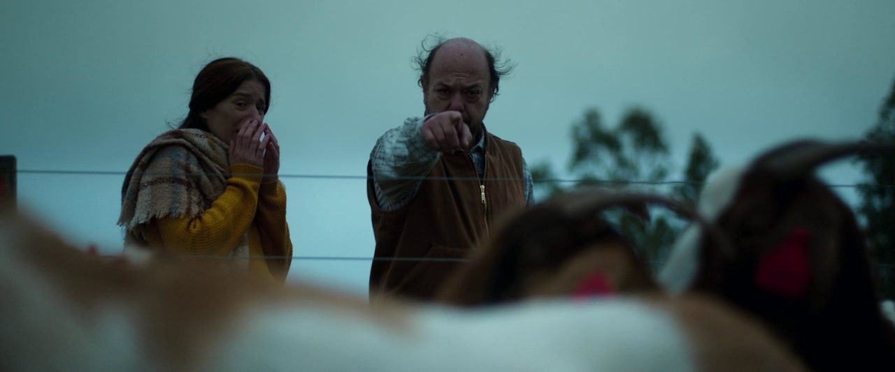 Desirée Salgueiro y Luis Ziembrowski en Cuando acecha la maldad (2023)