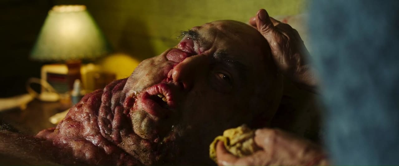 Fotograma de Cuando acecha la maldad (2023)