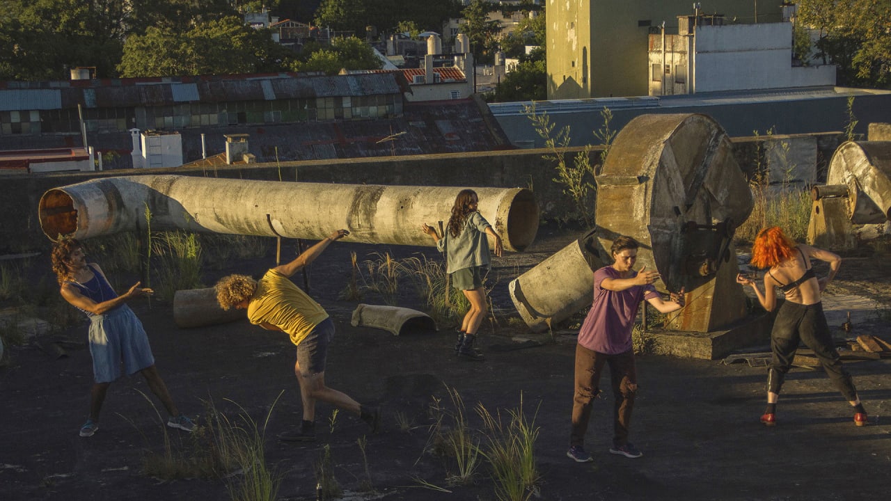 Fotograma de Bajo Naranja (2024)