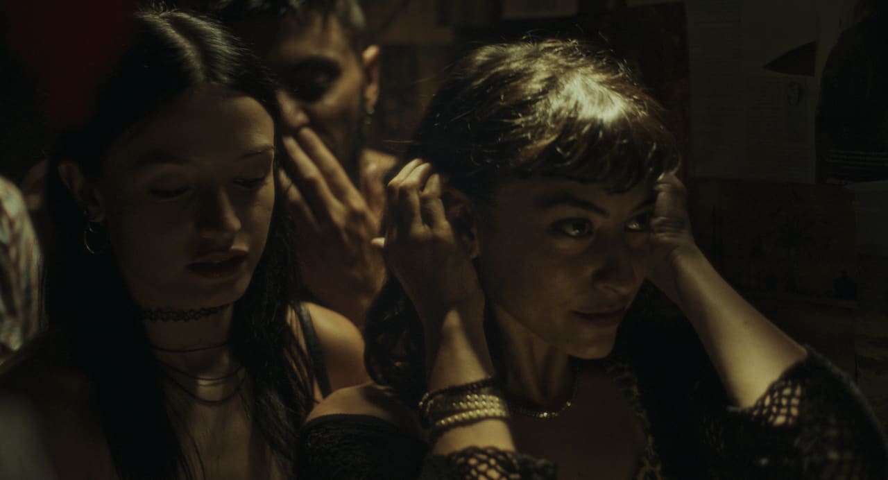 Dolores Oliverio y Fernanda Echevarría en La virgen de la tosquera (2026)