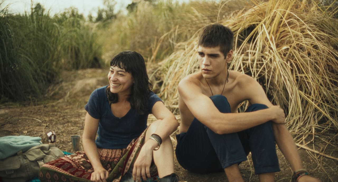 Fernanda Echevarría y Agustín Sosa en La virgen de la tosquera (2026)