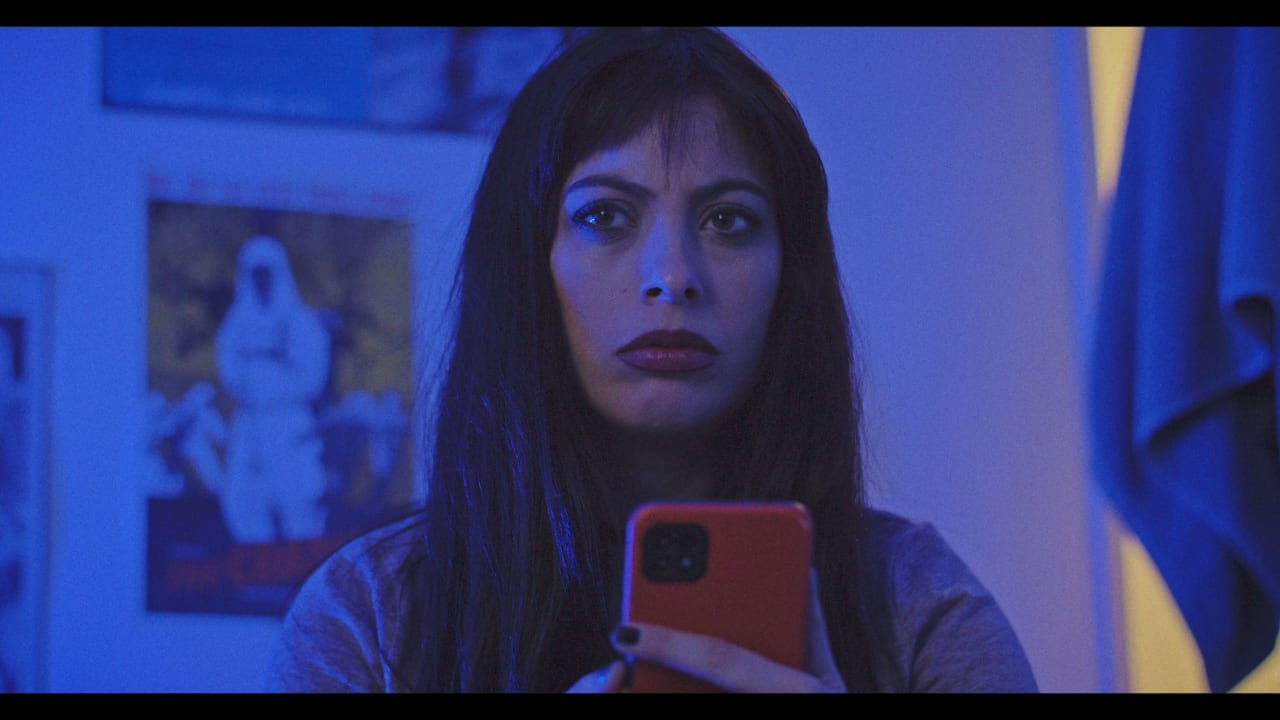 Fotograma de La máquina, el delfín y un enano de jardín (2025)