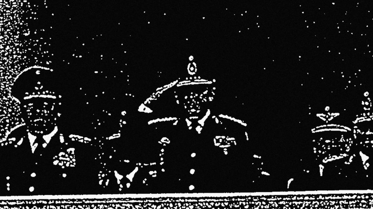 Fotograma de Bajo las banderas, el sol (2025)