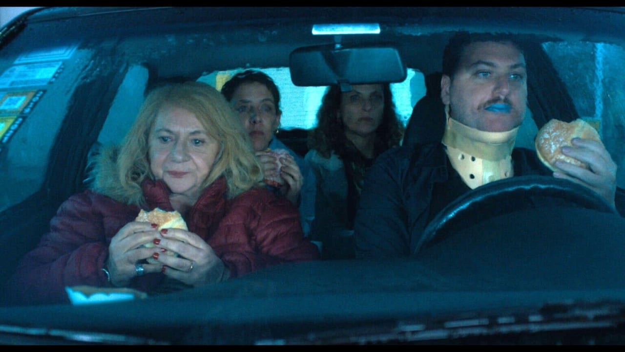 Fotograma de Los domingos mueren más personas (2024)