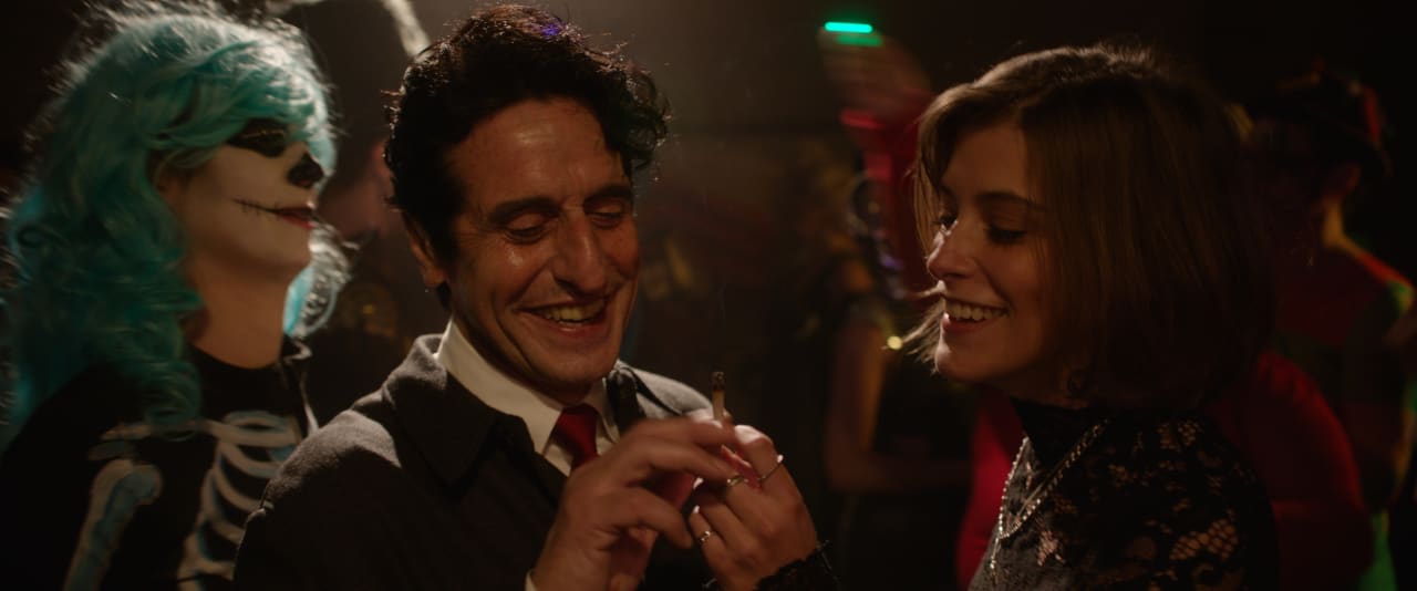 Diego Peretti y Malena Villa en La muerte de un comediante (2025)