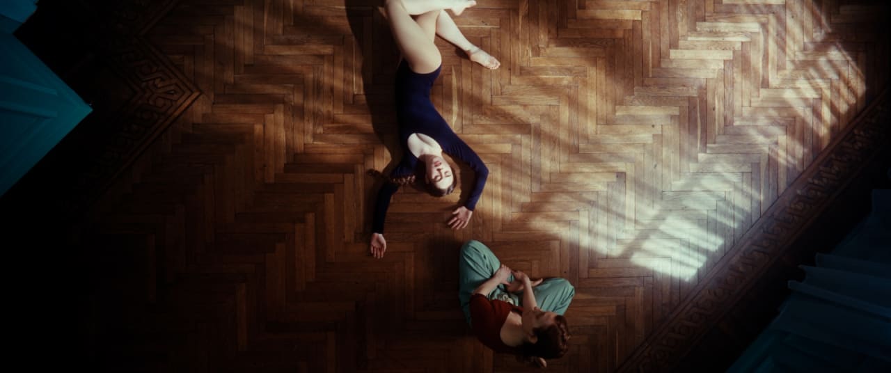 Violeta Postolski y Mara Bestelli en Tres tiempos (2025)