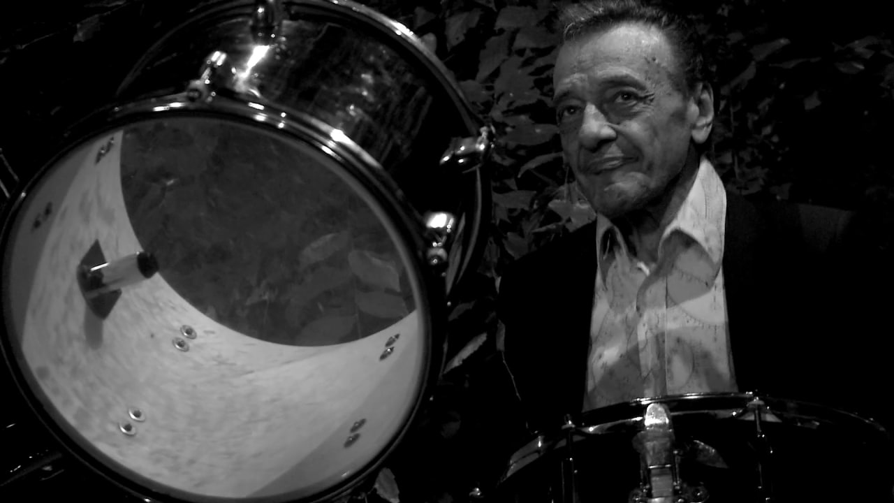 Moris en Algo ha cambiado: Un viaje quijotesco al blues local (2026)