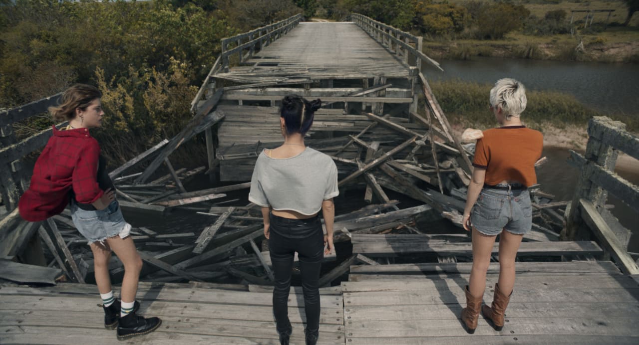 Malena Villa, Débora Nishimoto y Azul Fernández en El tema del verano (2026)