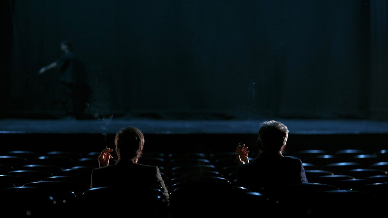 Fotograma de Entre plumas falsas y balas verdaderas (2025)