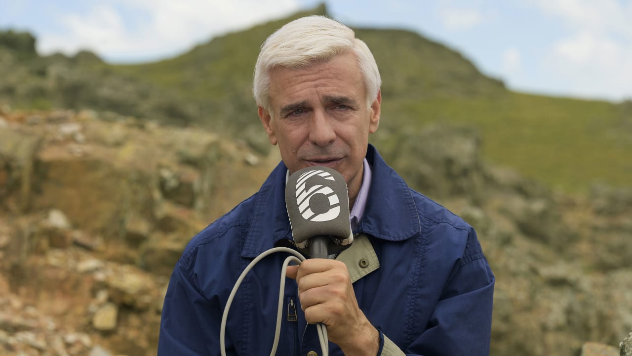 Fotograma de El hombre que amaba los platos voladores (2024)