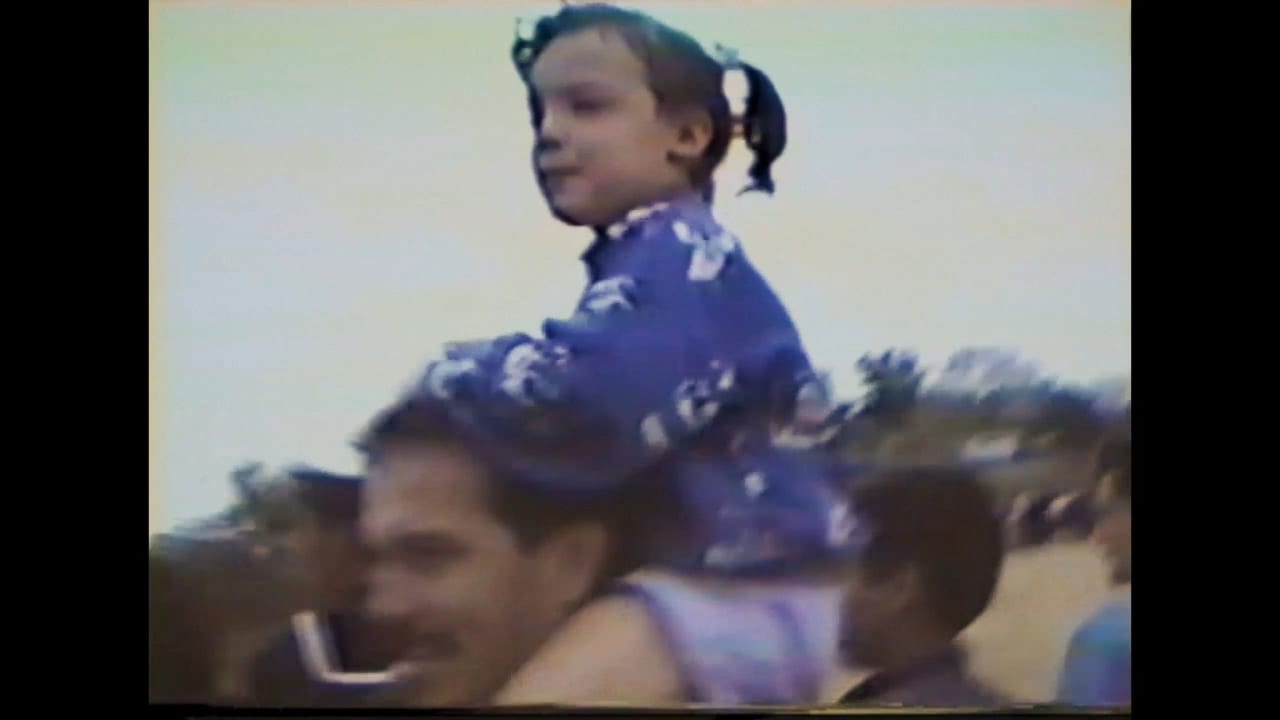 Fotograma de Desentierros. Los libros que no heredamos (2024)