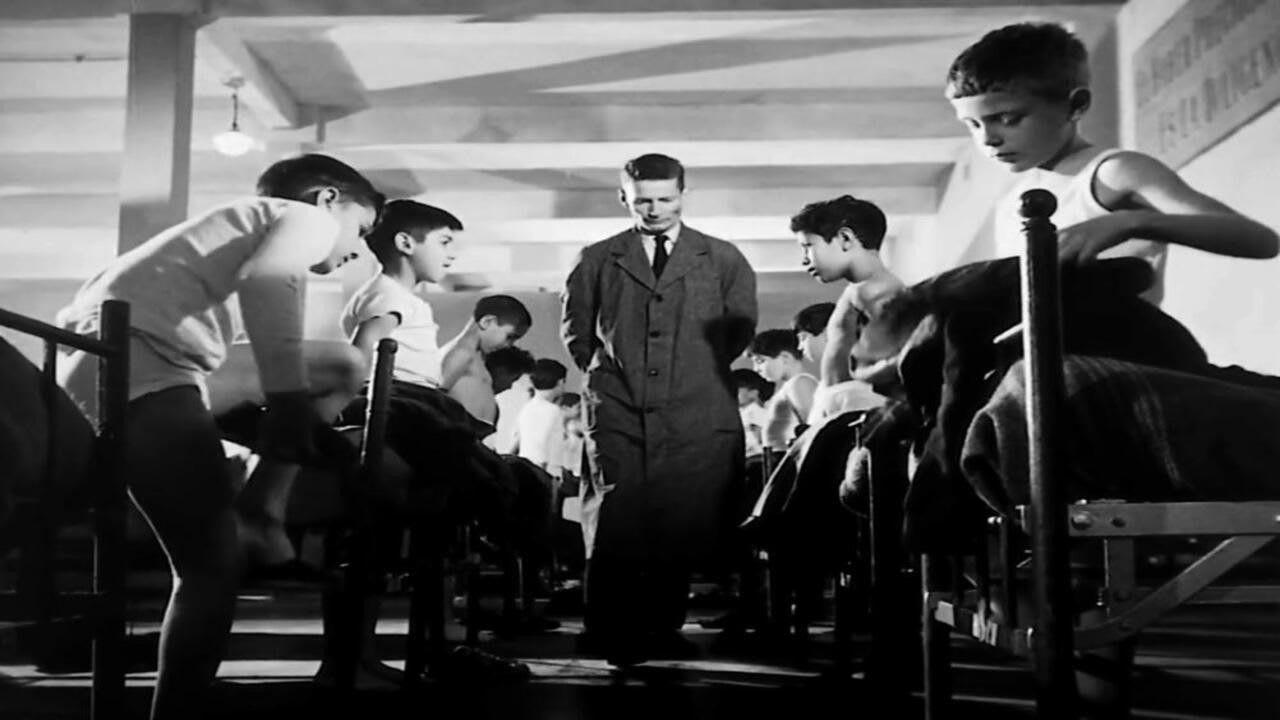 Fotograma de Crónica de un niño solo (1965)