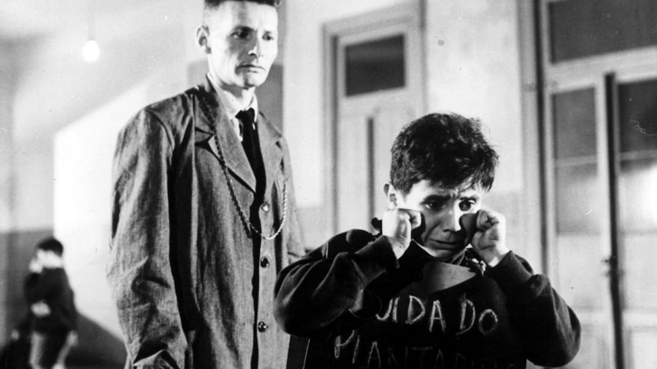 Fotograma de Crónica de un niño solo (1965)