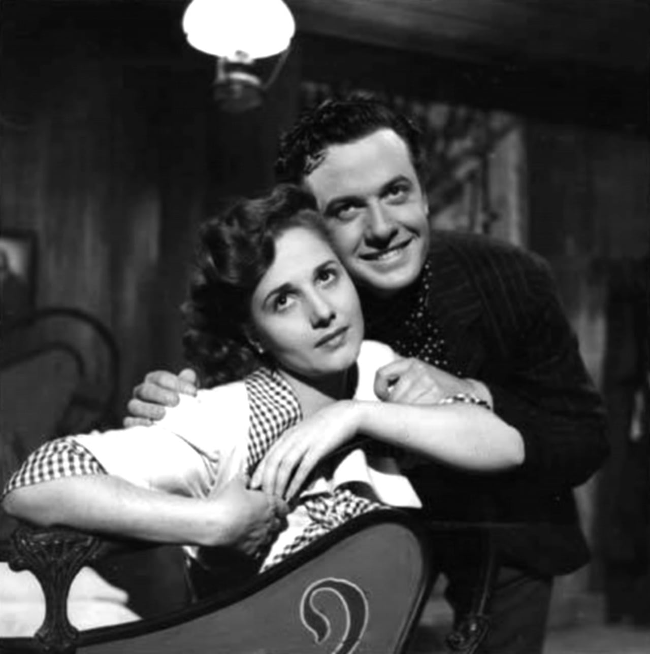 Aída Alberti y Ricardo Passano en Cuando en el cielo pasen lista (1945)