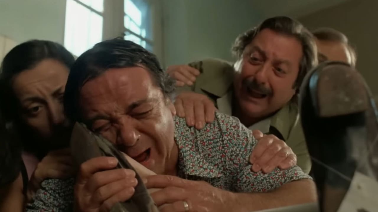 Mónica Villa, Julio De Grazia y Juan Manuel Tenuta en Esperando la carroza (1985)