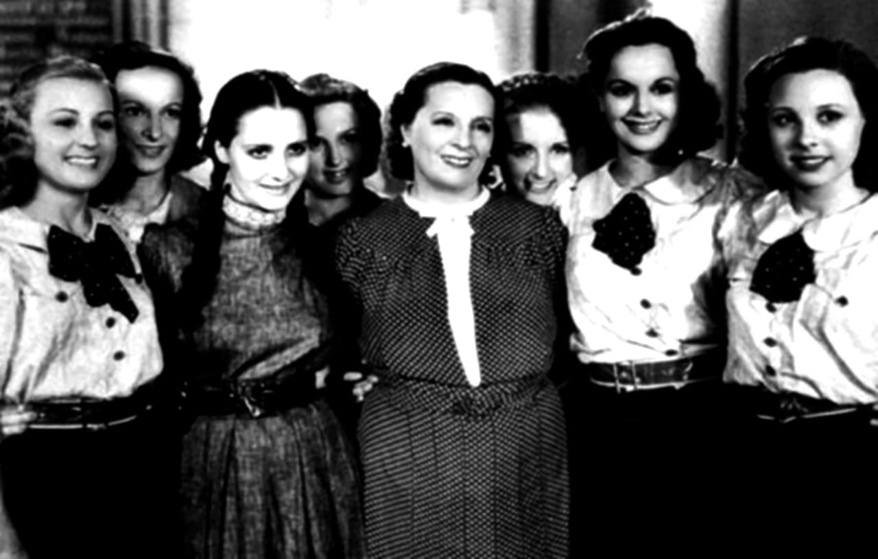 Aída Alberti, Olinda Bozán, Delia Garcés, Nury Montsé, Fanny Navarro y Dora Pastor en Doce mujeres (1939)
