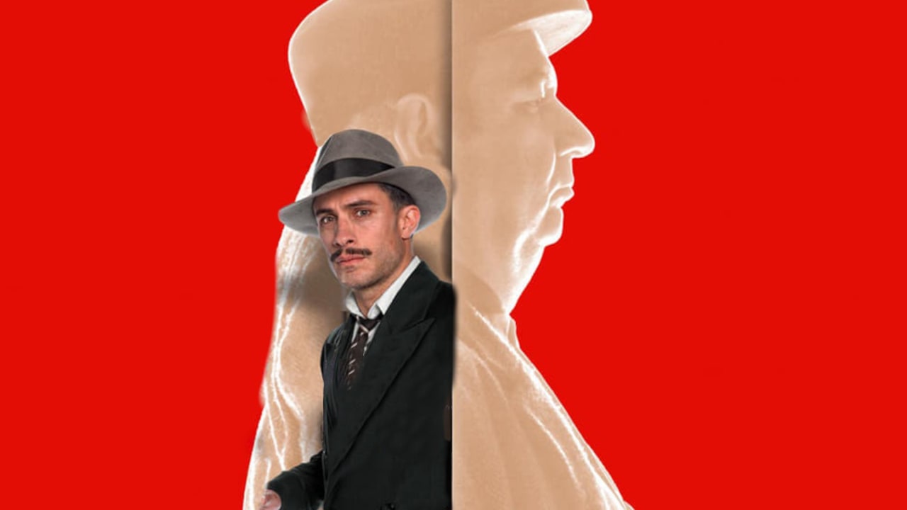 Gael García Bernal y Luis Gnecco en foto promocional de Neruda (2017)