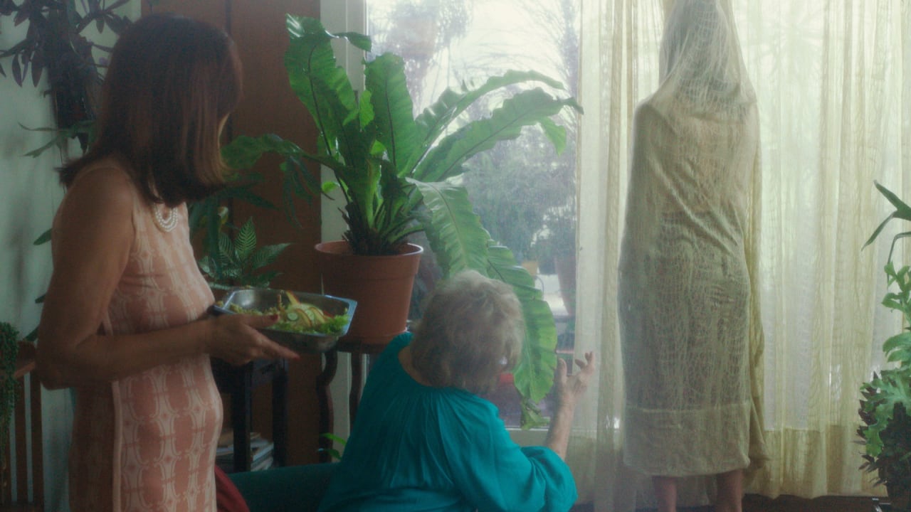 Fotograma de Familia sumergida (2018)