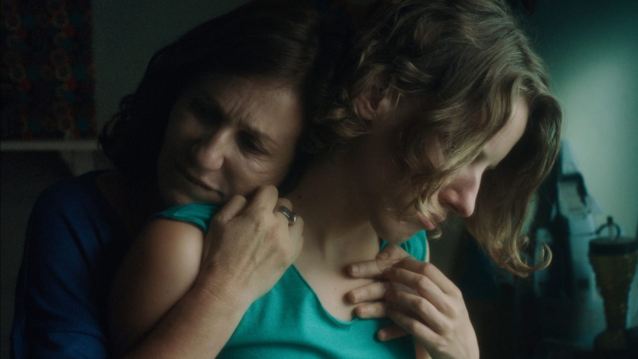 Fotograma de Familia sumergida (2018)