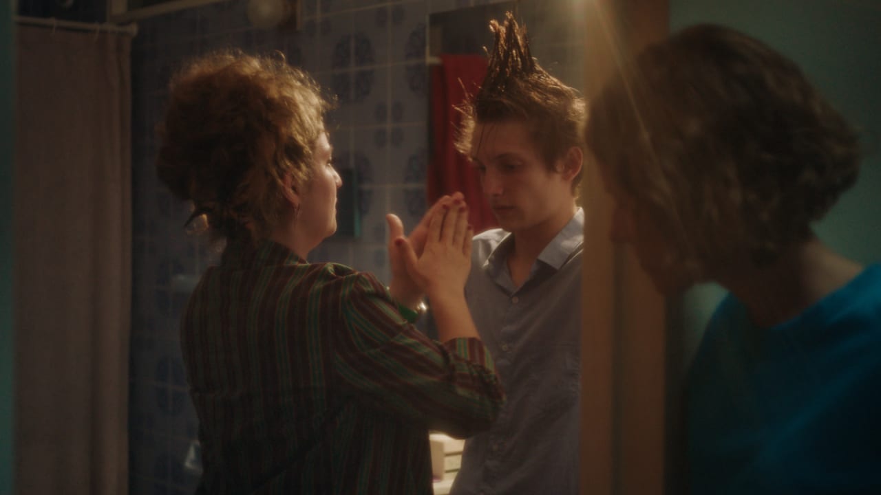 Fotograma de Familia sumergida (2018)