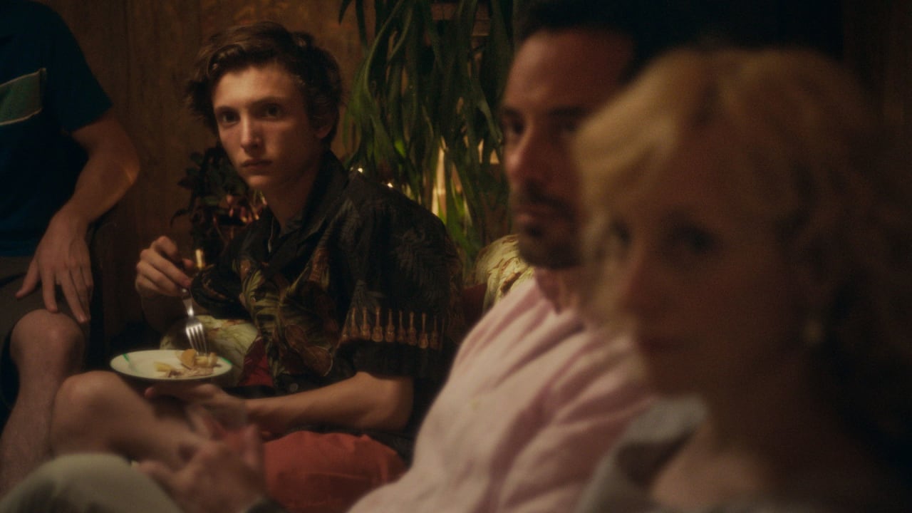 Fotograma de Familia sumergida (2018)