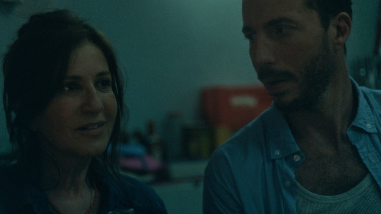 Fotograma de Familia sumergida (2018)