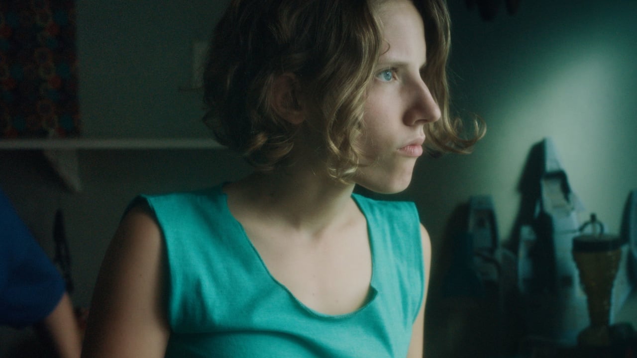 Fotograma de Familia sumergida (2018)