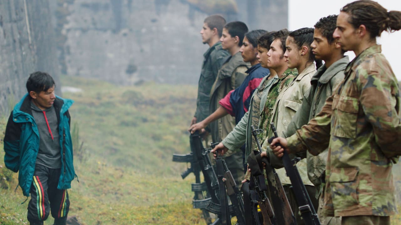 Sneider Castro, Karen Quintero, Sofía Buenaventura, Julián Giraldo, Deibi Rueda, Laura Castrillón, Paul Cubides y Moisés Arias en Monos (2019)