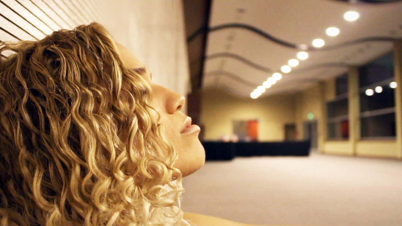 Fotograma de La cima del mundo (2021)