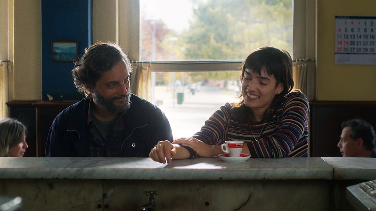 Joaquín Furriel y Verónica Gerez en El aroma del pasto recién cortado (2024)